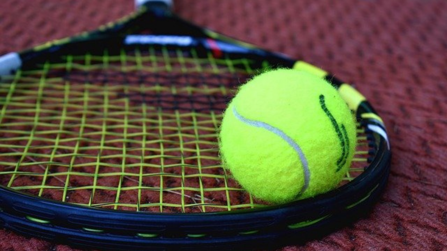 Best Tennis Strings For Spin And Slice Used By Professional Players